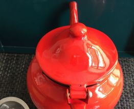 Théière émail rouge 