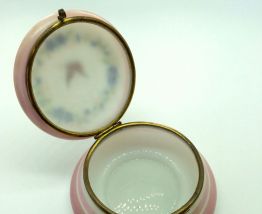 Bonbonnière en opaline