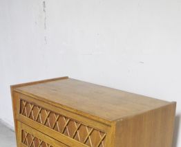 Commode vintage pieds compas bois blond et rotin années 70