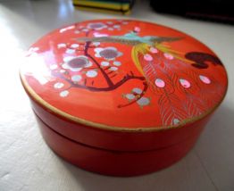 boite ronde peinte à la main