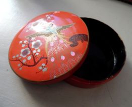 boite ronde peinte à la main