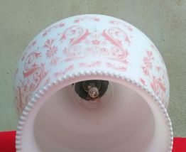 Joli lustre en opaline 