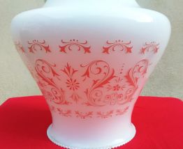 Joli lustre en opaline 