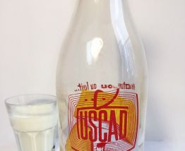 bouteille de lait publicitaire "thé lipton" 1950   