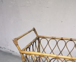 Lit berceau enfant en rotin vintage années 70