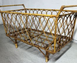 Lit berceau enfant en rotin vintage années 70