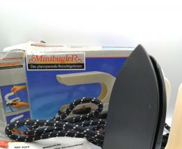 Fer à repasser de voyage vintage