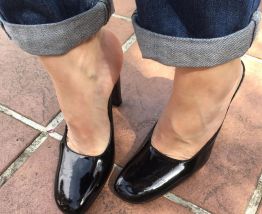 Mules en cuir vernis noir 