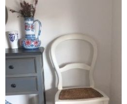 5 chaises cannées "Campagne Chic" en bois patiné