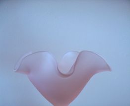 COUPE ROSE PASTEL EN VERRE AVEC PIED