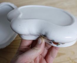 boîte porcelaine à fleurs vintage