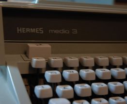 Machine à écrire Hermès Media 3