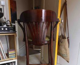 Véritable tabouret de comptoir de bistrot Parisien.