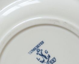 Assiette terre de fer faïenceries de Rouen