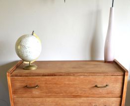 commode pieds compas