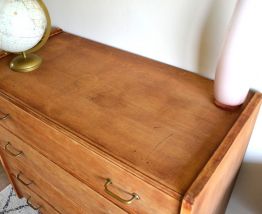 commode pieds compas