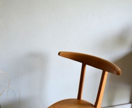 Chaise Stella pieds compas