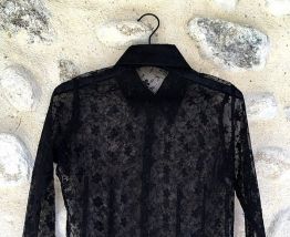 Chemise noire vintage dentelle fleurs transparent ajourée