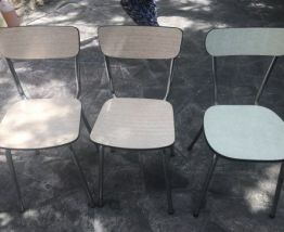Trio de chaises vintage en formica
