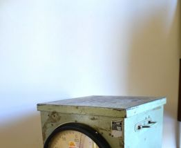 Ancienne balance tabouret meuble de métier