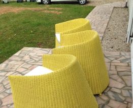 vends 3 fauteuils en rotin /osier de couleur jaune avec cous
