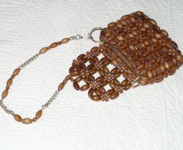 Petit sac besace perles bois