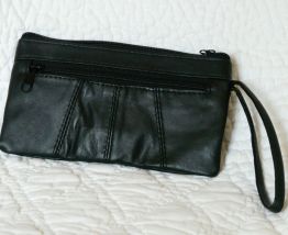 Petite pochette cuir noir basique