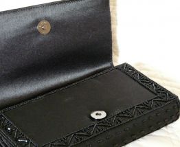 Pochette soirée noire satin  et perles occasion