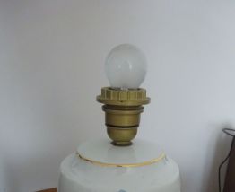 LAMPE EN PORCELAINE DE LIMOGES
