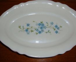 2 RAVIERS VINTAGE EN ARCOPAL  MODELE VERONICADECOR MYOSOTIS