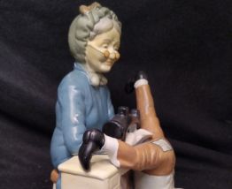 Figurine en biscuit de porcelaine