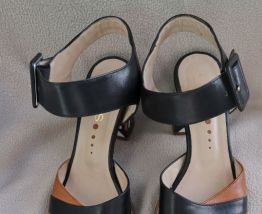 Sandales à talons tricolores