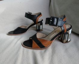 Sandales à talons tricolores