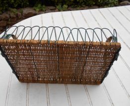 TRES BEAU PLATEAU EN ROTIN OSIER ET METAL  VINTAGE TBE 