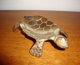 Ancienne petite tortue en laiton vide-poche ou cendrier