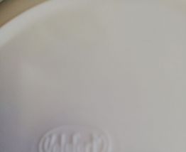 4 assiettes en plastique