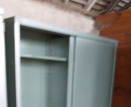 Armoire metal vintage
