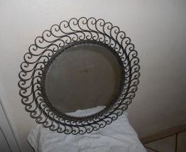 ancien miroir en fer forgé