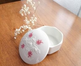 Boîte à bijoux, bonbonnière porcelaine 