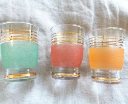 Lot de verres granités colorés 
