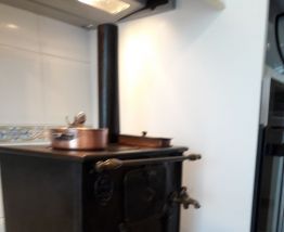 REPLIQUE  CUISINIERE"LA PARISIENNE" FONTE  FONCTIONNE A BOIS