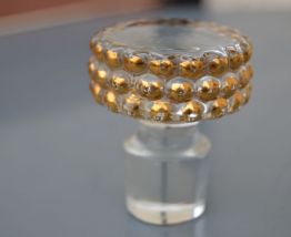 Bouchon de carafe en cristal doré année 50