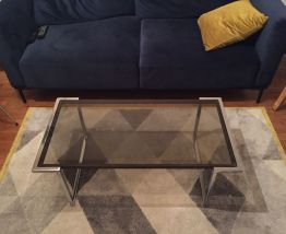 Table basse chrome et verre fumé