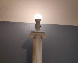 pied de lampe colonne blanche en plâtre