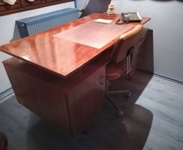 Bureau bois laqué année 60