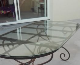 Table ovale fer+ verre