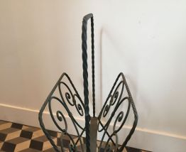 Porte-journaux revues en fer forgé vintage rétro