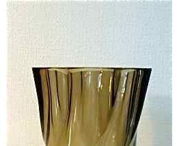 Vase en verre fumé