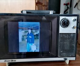 Cadre numérique dans une télévision Vintage 