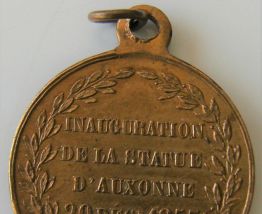 Médaillon métal doré napoléon bonaparte 1857 
